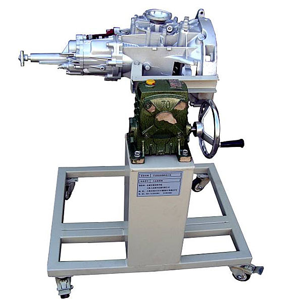 手動(dòng)變速器拆裝實(shí)驗(yàn)裝置(圖1) 手動(dòng)變速器拆卸裝配實(shí)驗(yàn)裝置,牛頭刨床擬真實(shí)驗(yàn)裝置